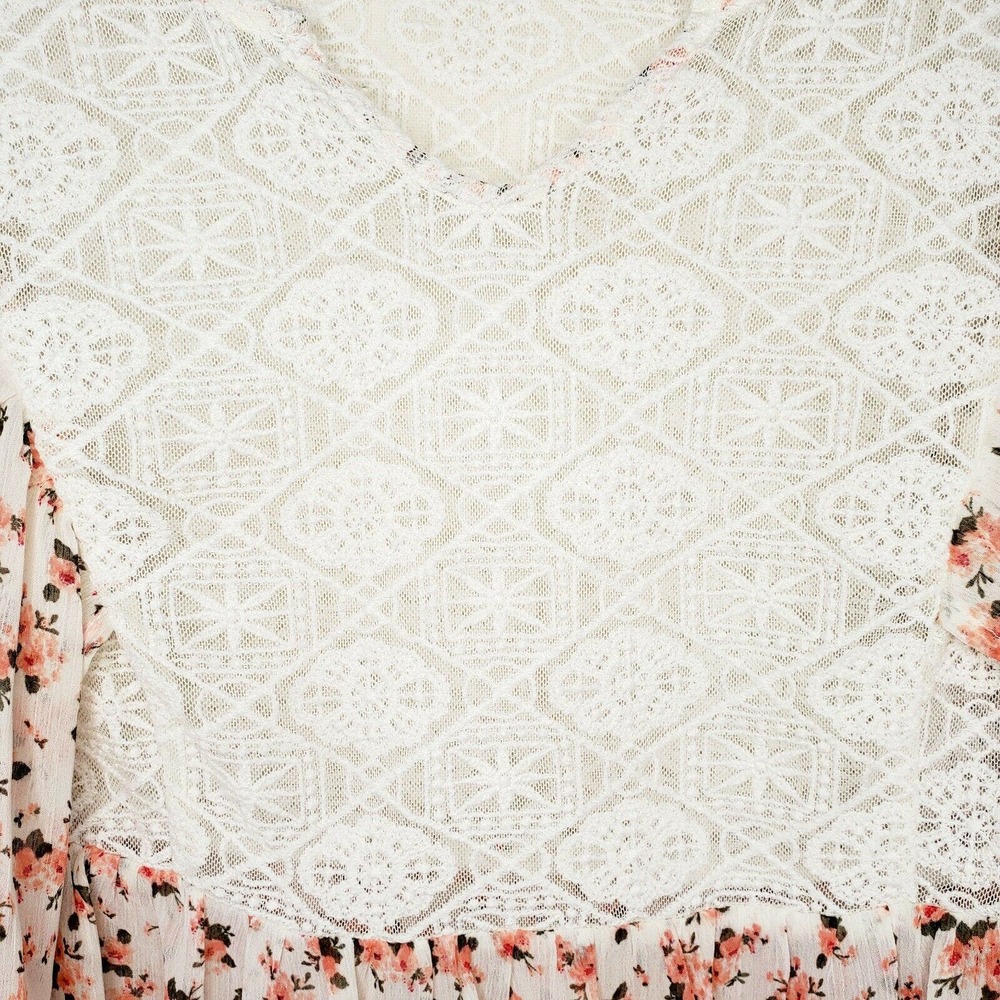 Torrid‎ Women's White & Pink Floral Embroidered Sheer Flowy Blouse. Size 0/L - Picture 4 of 5